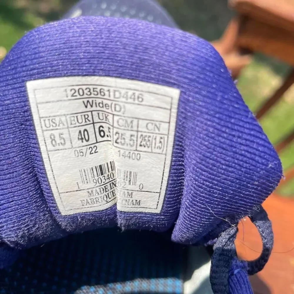 Brooks women’s wide